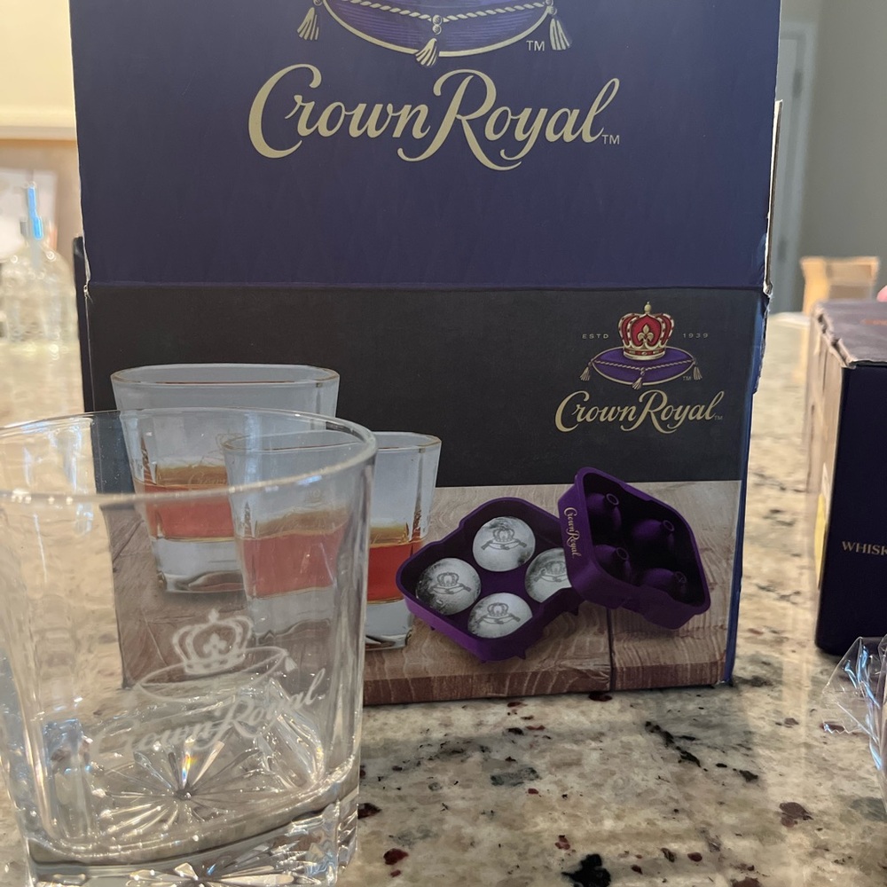 Crown Royal Whiskey Glass Set with Ice Molds